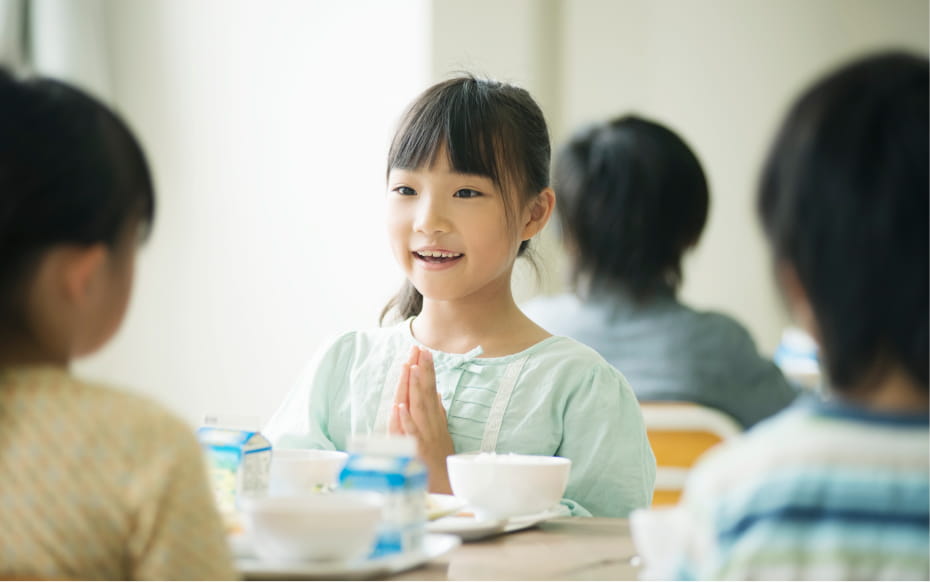 PB商品の製造（OEM）、学校給食用の麺の製造を行っています。